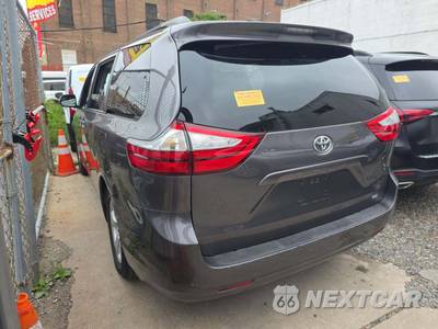 2017 Toyota Sienna LE 8-Passenger 119.3" WB - zdjęcie 2 z 24 - miniatura