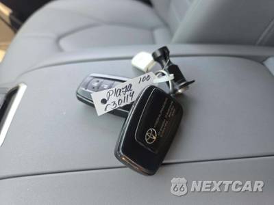 2023 Toyota Highlander XLE - zdjęcie 8 z 26 - miniatura