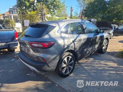2025 Ford Escape Platinum - zdjęcie 3 z 21 - miniatura