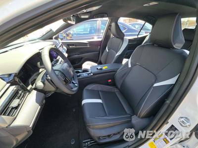 2026 Toyota Camry SE - zdjęcie 6 z 20 - miniatura