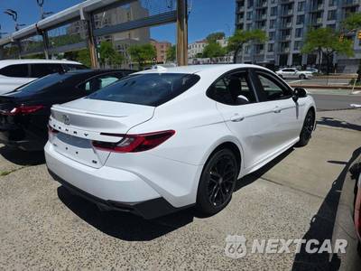 2026 Toyota Camry SE - zdjęcie 3 z 20 - miniatura