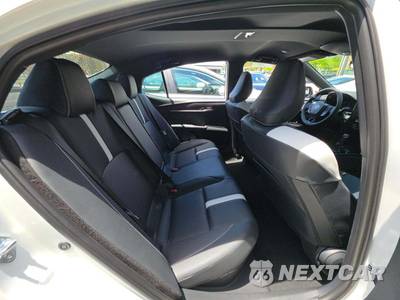 2026 Toyota Camry SE - zdjęcie 16 z 20 - miniatura