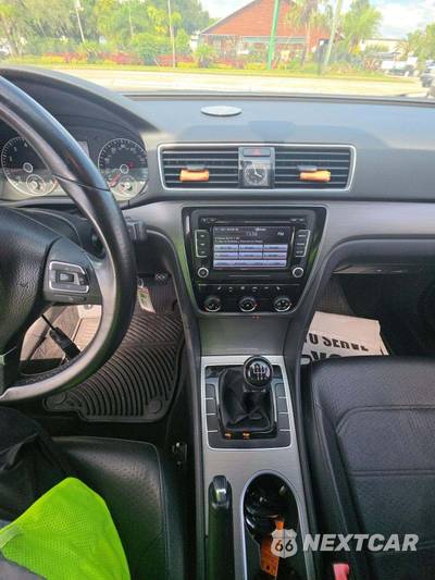 2014 Volkswagen Passat 1.8T SE - zdjęcie 10 z 25 - miniatura