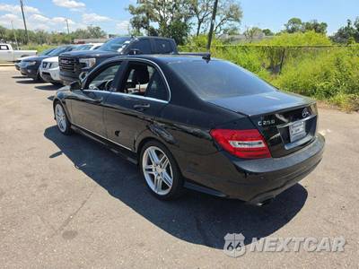 2014 Mercedes-Benz C 250 Sedan - zdjęcie 2 z 30 - miniatura