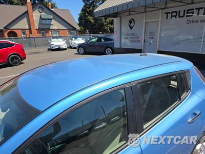 2011 Nissan LEAF SL-e - zdjęcie 12 z 29 - miniatura