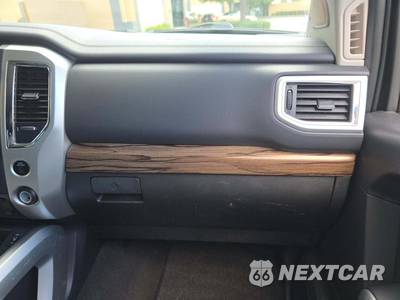 2017 Nissan TITAN SL Crew Cab Short Bed - zdjęcie 16 z 28 - miniatura
