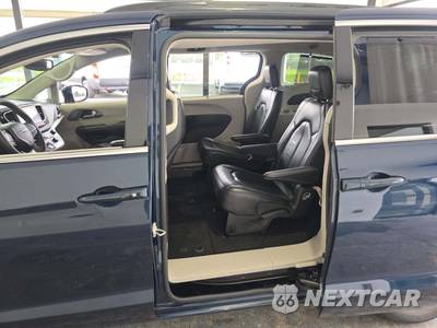 2022 Chrysler Pacifica Touring L 121.6" WB - zdjęcie 13 z 31 - miniatura
