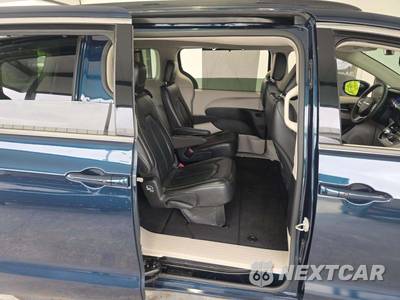 2022 Chrysler Pacifica Touring L 121.6" WB - zdjęcie 17 z 31 - miniatura