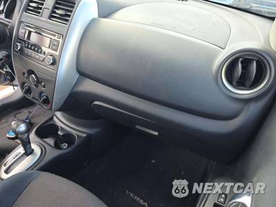 2016 Nissan Versa SV - zdjęcie 19 z 28 - miniatura