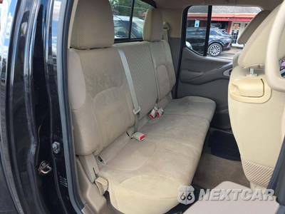 2014 Nissan Frontier SV Crew Cab Medium Bed - zdjęcie 16 z 27 - miniatura