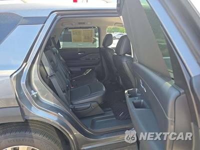 2025 Nissan Pathfinder SL - zdjęcie 17 z 21 - miniatura