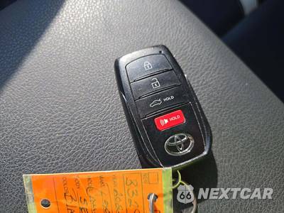 2025 Toyota Camry SE - zdjęcie 8 z 24 - miniatura