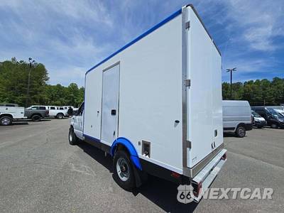 2023 Ford E-350 Cutaway - zdjęcie 2 z 23 - miniatura