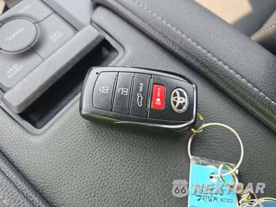 2024 Toyota Grand Highlander Limited - zdjęcie 8 z 23 - miniatura