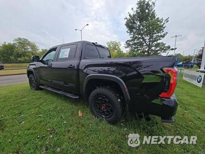 2023 Toyota Tundra Hybrid TRD Pro Crew Cab Short Bed - zdjęcie 2 z 23 - miniatura
