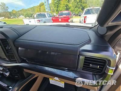 2025 Ford Super Duty F-250 Lariat Crew Cab Medium Bed - zdjęcie 16 z 18 - miniatura