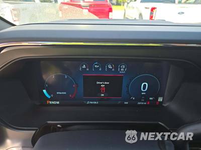 2025 Ford Super Duty F-250 Lariat Crew Cab Medium Bed - zdjęcie 6 z 18 - miniatura