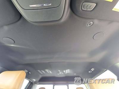 2025 Ford Super Duty F-250 Lariat Crew Cab Medium Bed - zdjęcie 8 z 18 - miniatura