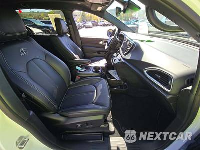 2023 Chrysler Pacifica Touring L 121.6" WB - zdjęcie 16 z 20 - miniatura