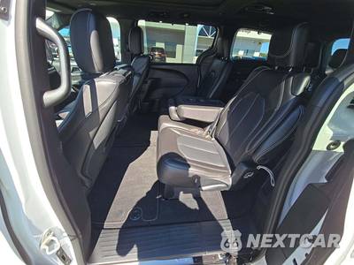 2023 Chrysler Pacifica Touring L 121.6" WB - zdjęcie 10 z 20 - miniatura