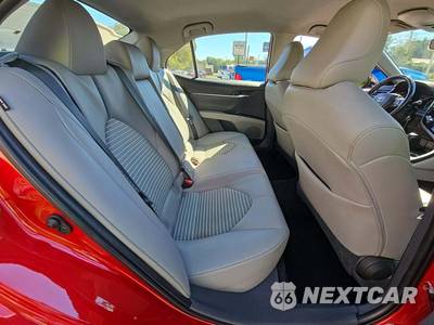 2021 Toyota Camry SE - zdjęcie 16 z 45 - miniatura