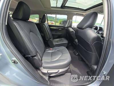 2022 Toyota Highlander Platinum - zdjęcie 17 z 30 - miniatura