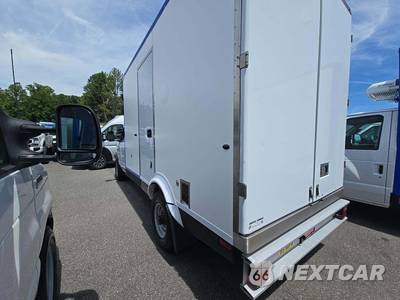 2023 Ford E-350 Cutaway - zdjęcie 2 z 24 - miniatura