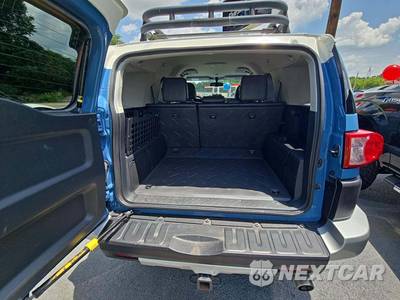 2011 Toyota FJ Cruiser w/Rear Doors - zdjęcie 14 z 31 - miniatura