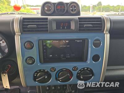 2011 Toyota FJ Cruiser w/Rear Doors - zdjęcie 10 z 31 - miniatura