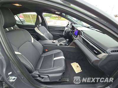 2025 Toyota Camry SE - zdjęcie 15 z 21 - miniatura