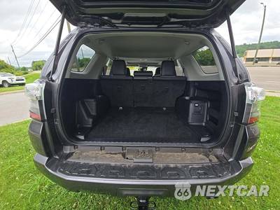 2022 Toyota 4Runner SR5 Premium - zdjęcie 14 z 23 - miniatura