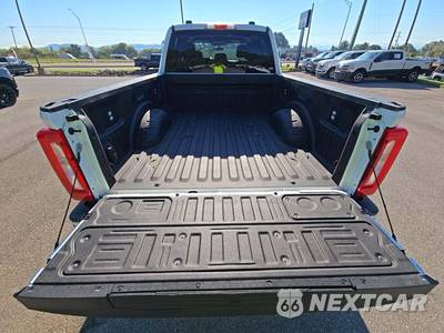 2024 Ford Super Duty F-250 XLT Crew Cab Medium Bed - zdjęcie 11 z 20 - miniatura