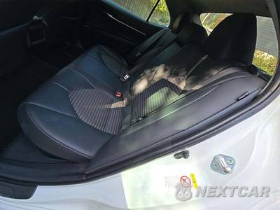 2018 Toyota Camry Hybrid SE - zdjęcie 13 z 21 - miniatura