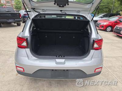 2025 Hyundai Venue SEL - zdjęcie 14 z 20 - miniatura