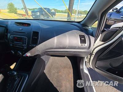 2016 Kia Forte5 LX Hatchback - zdjęcie 19 z 29 - miniatura