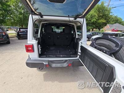 2026 Jeep Wrangler 4 Door Sahara - zdjęcie 14 z 20 - miniatura
