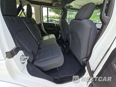 2026 Jeep Wrangler 4 Door Sahara - zdjęcie 16 z 20 - miniatura
