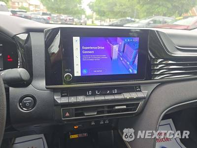 2025 Toyota Camry LE - zdjęcie 10 z 20 - miniatura