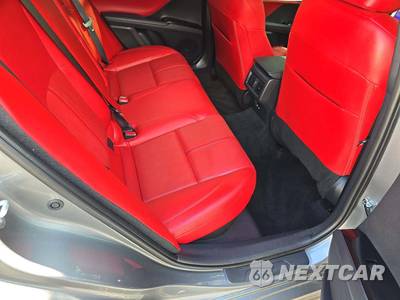 2026 Toyota Camry XSE - zdjęcie 16 z 20 - miniatura