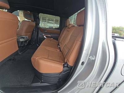 2025 Toyota Tundra i-FORCE MAX 1794 Edition Crew Cab Short Bed - zdjęcie 13 z 20 - miniatura