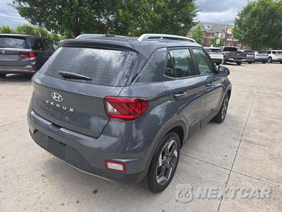2025 Hyundai Venue SEL - zdjęcie 3 z 20 - miniatura