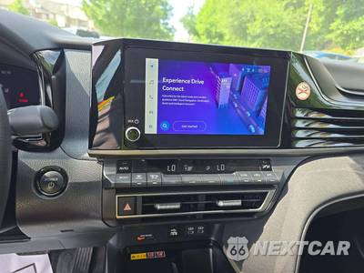 2025 Toyota Camry LE - zdjęcie 10 z 21 - miniatura