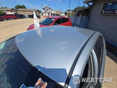 2016 Toyota Camry XLE - zdjęcie 12 z 29 - miniatura