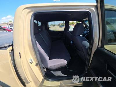 2017 Toyota Tacoma TRD Off-Road Crew Cab Medium Bed - zdjęcie 16 z 27 - miniatura