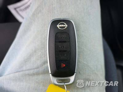 2025 Nissan Versa SV - zdjęcie 8 z 22 - miniatura