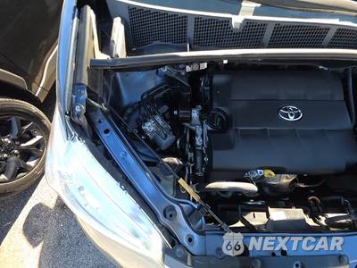 2015 Toyota Sienna XLE 8-Passenger 119.3" WB - zdjęcie 26 z 26 - miniatura