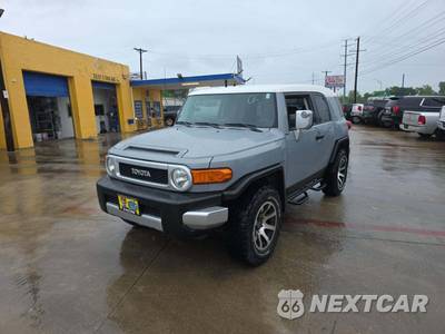 2014 Toyota FJ Cruiser w/Rear Doors