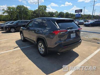 2022 Toyota RAV4 LE - zdjęcie 2 z 23 - miniatura