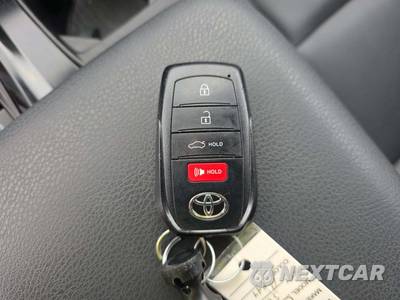 2025 Toyota Camry SE - zdjęcie 8 z 24 - miniatura