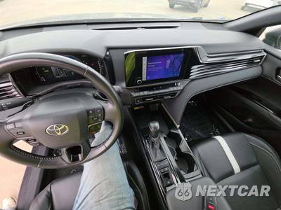 2025 Toyota Camry SE - zdjęcie 10 z 24 - miniatura